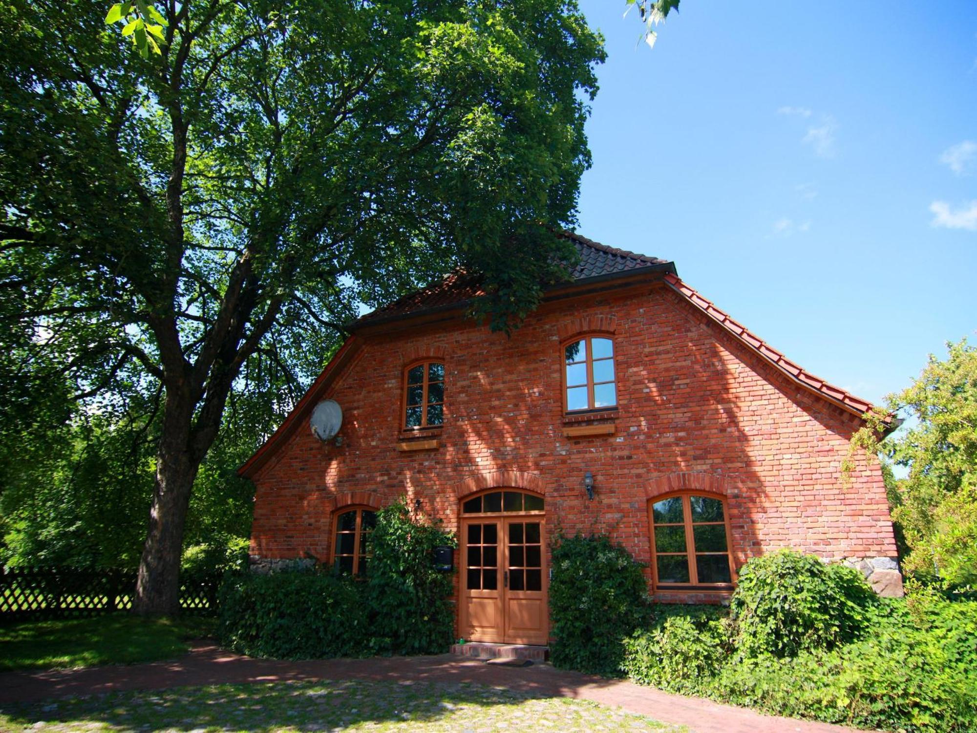 Mansion In Gressow With Terrace Garden Bbq Pond Bicycles Villa Eksteriør billede